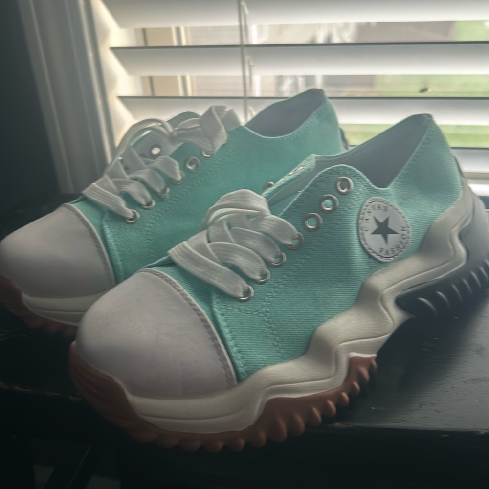 SUPER CUTE!!! Never worn. Brand New.